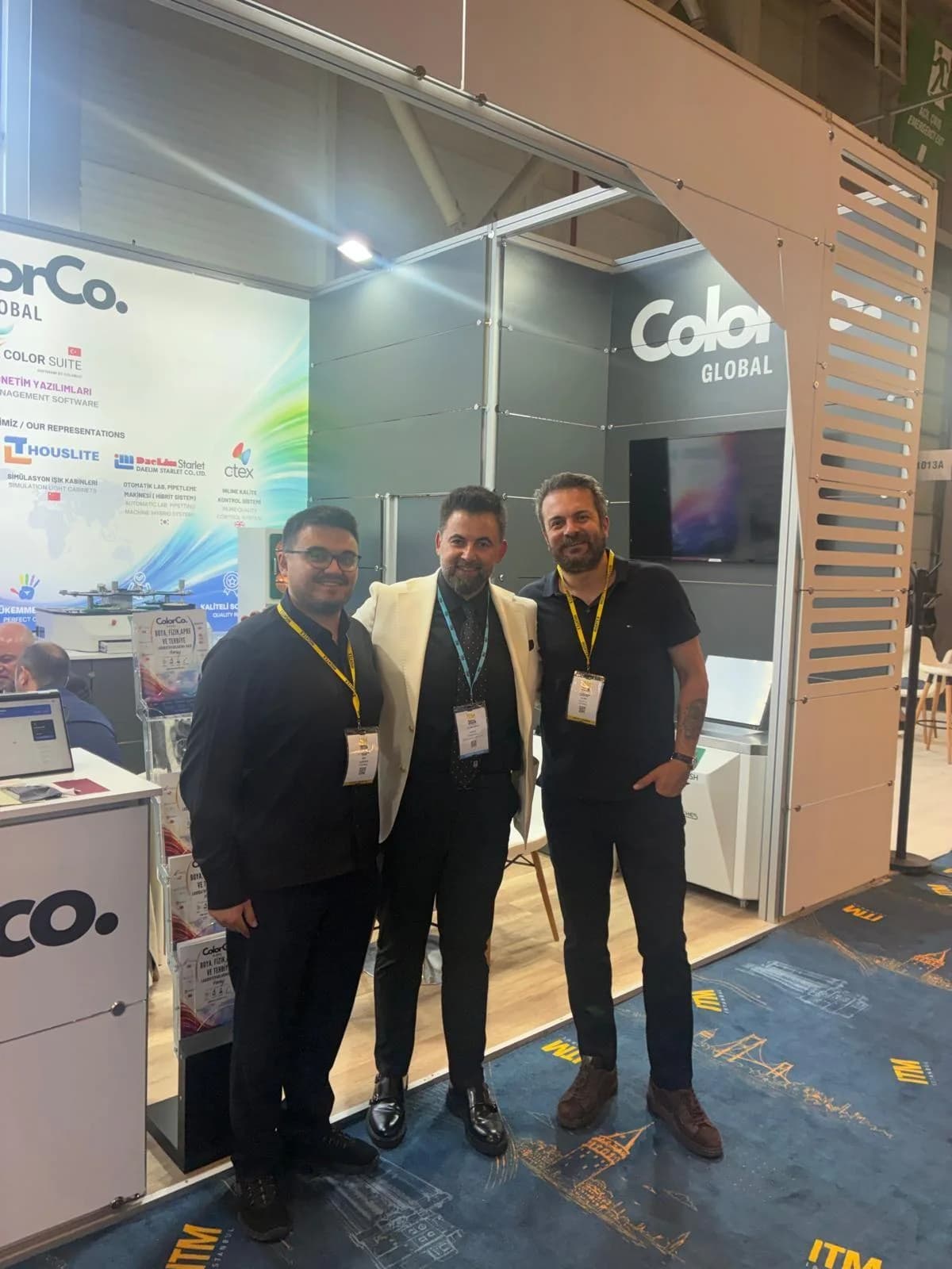 ColorCo Global fuarında proje ekibi